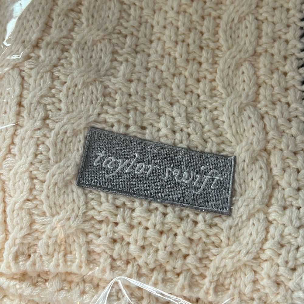 Scarf Taylor Swift Cardigan Stars Scarf Swiftie Official Merch - Picture 4 of 5
